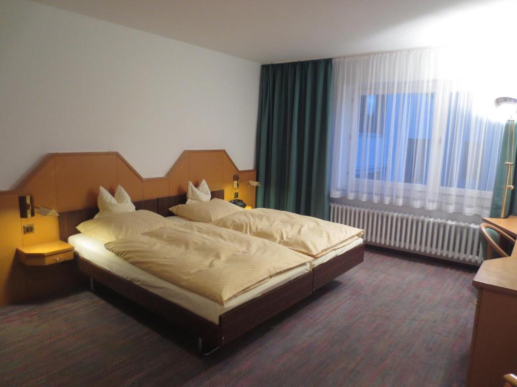 Goldlinde Parkhotel Bodenwerder Buitenkant foto