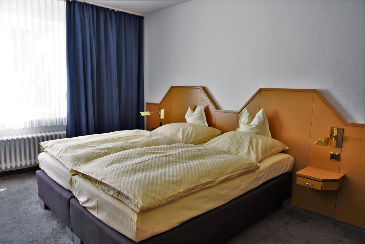 Goldlinde Parkhotel Bodenwerder Buitenkant foto