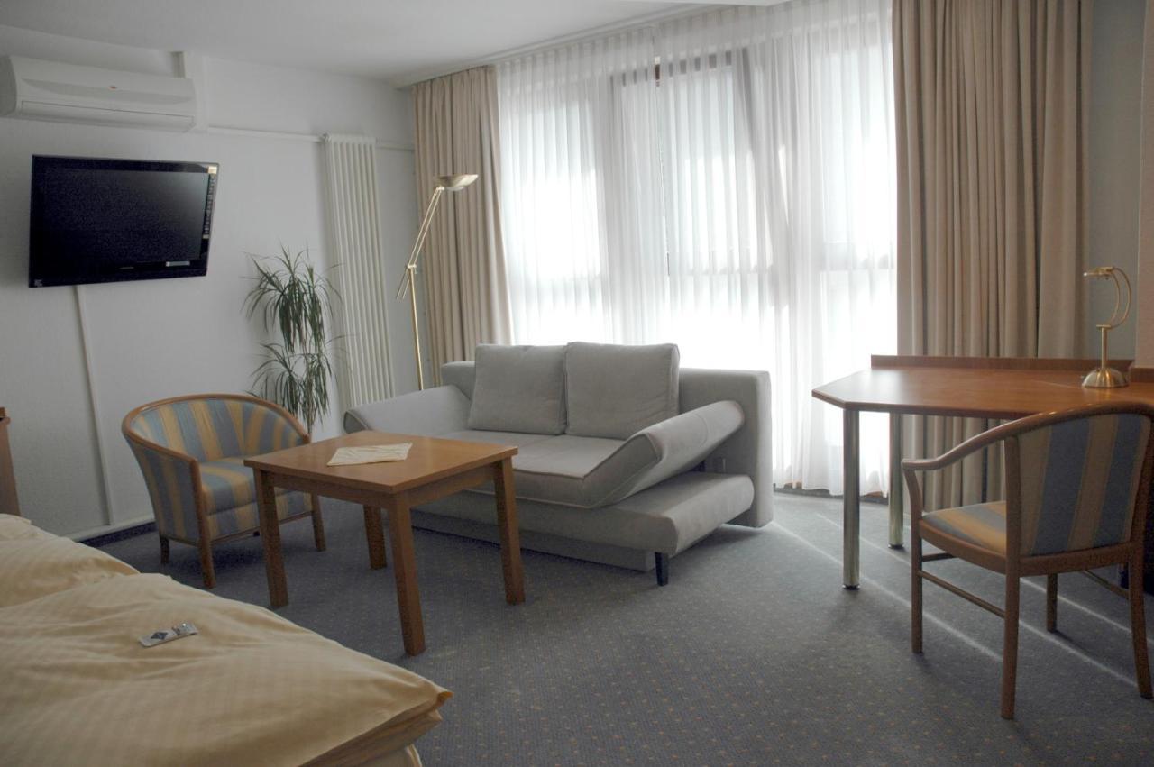 Goldlinde Parkhotel Bodenwerder Buitenkant foto