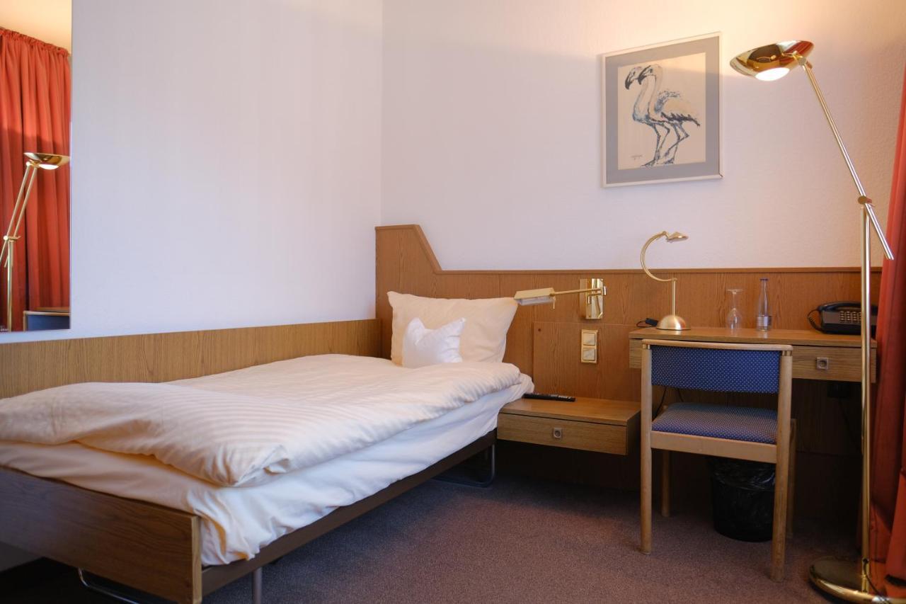 Goldlinde Parkhotel Bodenwerder Buitenkant foto