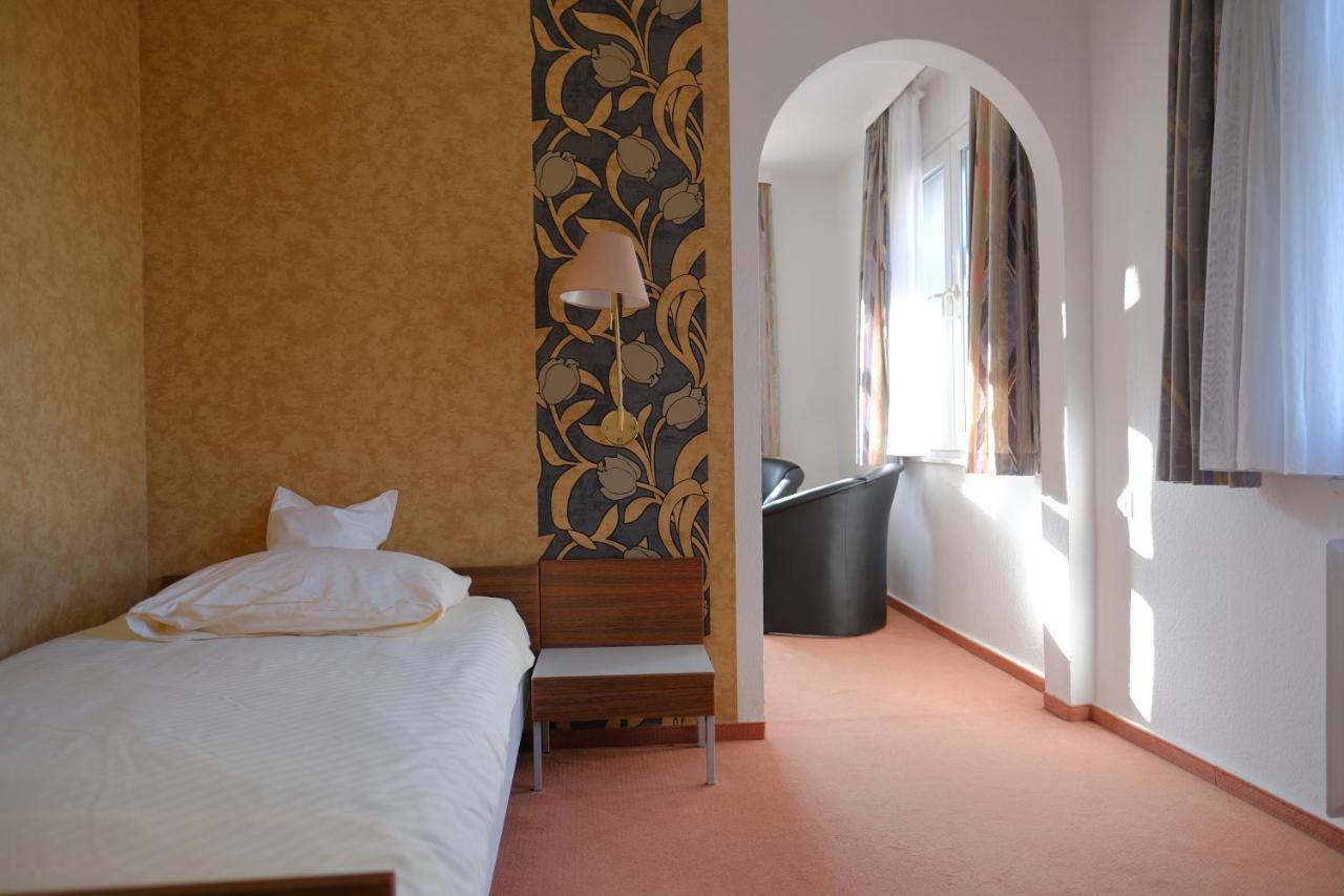 Goldlinde Parkhotel Bodenwerder Buitenkant foto